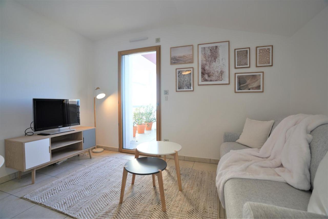 Studio Dernier Etage Avec Terrasse - Vue Montagne 克鲁塞勒斯 外观 照片
